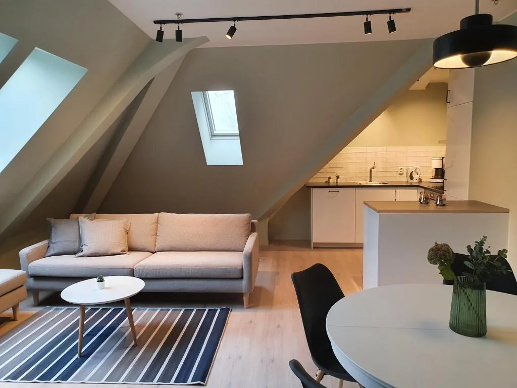 Kong Oscars Apartments